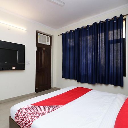 Oyo Flagship 28755 Hotel 9 Palm Rajpur Экстерьер фото